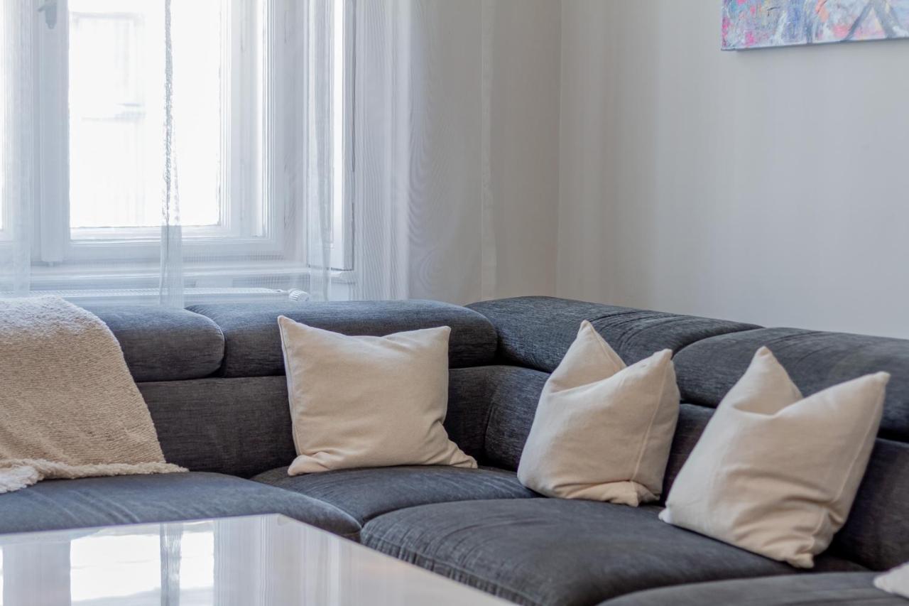 Апартаменты Andrassy Str. Luxury